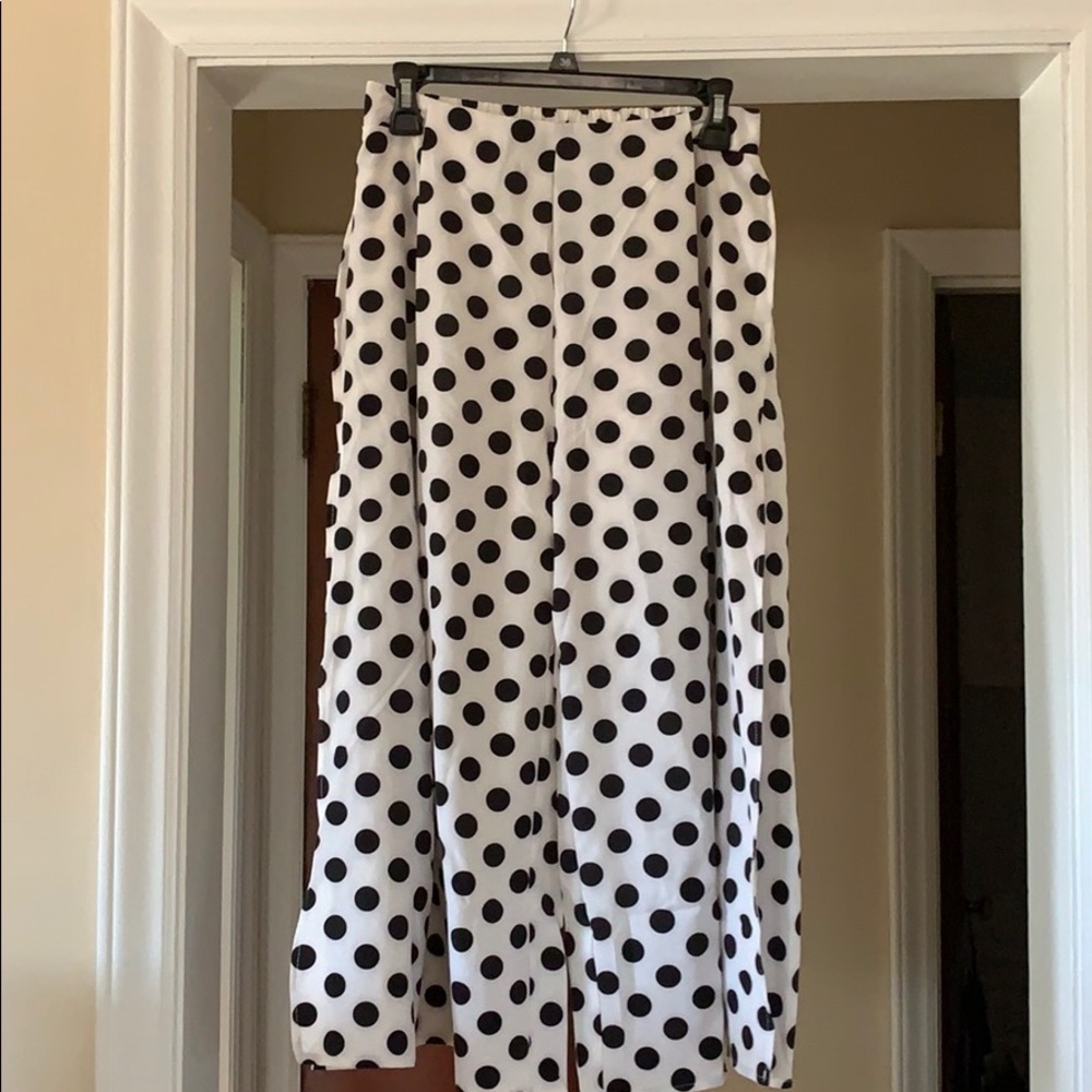 Pretty Little Thing polka dot capris